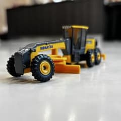 トミカ　Komatsu GD675 ミニカーのサムネイル