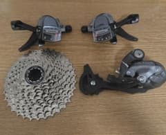 Shimano　9速コンポ　ALIVIO ALTUSのサムネイル