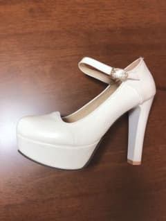 【再値下げ】ヒール15㎝パンプス　白、ホワイトのサムネイル