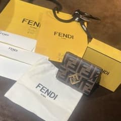 5月売切り】新品未使用 FENDI 三つ折り財布 FFダイヤモンド ズッカ総柄 