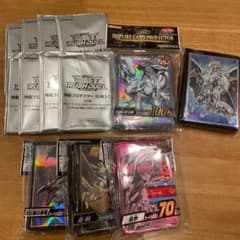 【値下げしました】スリーブまとめ売り　レッドアイズなどのサムネイル