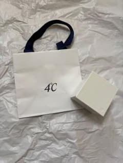 4°Cピンクピアス