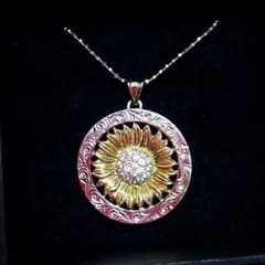 プリバレル ひまわり ネックレス 上地雄輔 - メルカリ