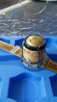 ※値下げ中※　Swatch celebrate life 限定 シャンパーニュのサムネイル