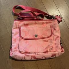 COACH シグネチャー ピンク ショルダーバッグのサムネイル