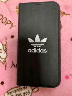 adidas アディダスのサムネイル
