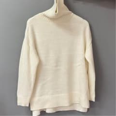 ニット セーターのサムネイル