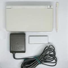 Nintendo DS Lite 本体 充電器付き ジャンクのサムネイル