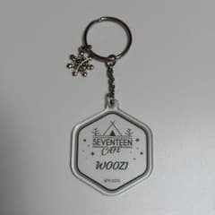 SEVENTEEN CAFE 2022 WOOZI アクリルキーホルダー - メルカリ