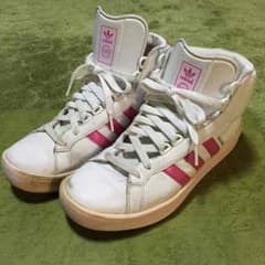 ちよみ様専用アディダススニーカーのサムネイル