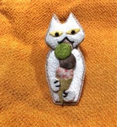 아이스 먹고 고양이 브로치 흰 고양이