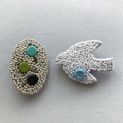 (474)ビーズ刺繍ブローチ　青風と北欧風鳥のサムネイル