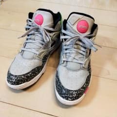 リーボック　ザ・ポンプ　オムニライト　バッシュ　スニーカーのサムネイル