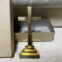 教会用品 真鍮製 十字架 オブジェ 三段台座 金 磨き 6寸 20cmのサムネイル