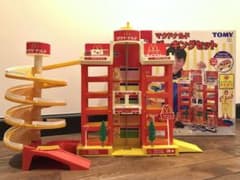 トミカ　マクドナルドパーキングセット　中古品のサムネイル