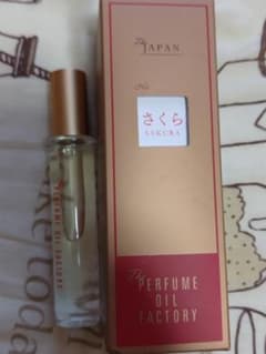 The Perfume Oil Factory さくら 香水のサムネイル