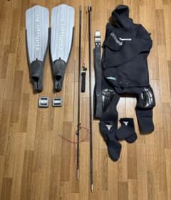 ダイビング　素潜り　ウェットスーツ　5ミリ 魚突き　モリ　フィン　セットのサムネイル