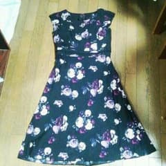 はいびさま専用。ローラアシュレイ♪花柄ワンピのサムネイル