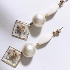 大ぶり ハンドメイド ピアスのサムネイル