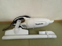 マキタ　充電式クリーナ14.4V 品番 CL141FDのサムネイル