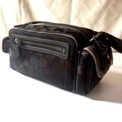 COACH コーチ　40722 ハンドバッグ　ポーチ シグネチャー　ターンロックのサムネイル