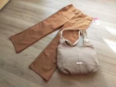 Thumbnail of 新品タグ付きDoCLASSE ドゥクラッセ美ラインストレッチパンツ11号