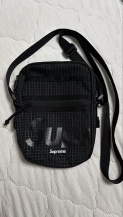 Supremeブラック ショルダーバッグ 美品のサムネイル