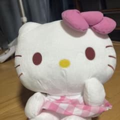 ハローキティ ぬいぐるみのサムネイル
