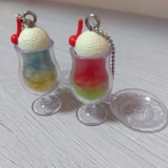 旅する喫茶店 ミニチュアチャーム vol.3 ガチャガチャ クリームソーダのサムネイル