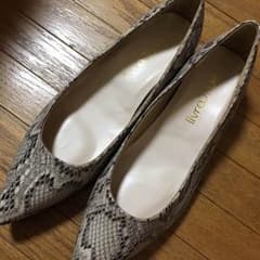 パイソン柄 パンプスのサムネイル