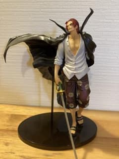 ワンピース赤髪のシャンクスフィギュアのサムネイル