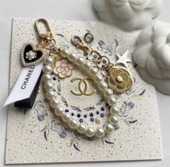 CHANEL _シャネル 2025限定_カメリア チャーム ＆ スマホチャーム