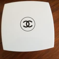CHANEL シャネル　ル　ブラン クッションファンデ用コンパクトケースのサムネイル