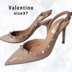 VALENTINO ロックスタッズパンプス 37(24cm) プードル ベージュ VALENTINO ロックスタッズ パンプス 37 ヌードベージュ - メルカリ