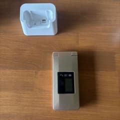 折りたたみ式携帯ソフトバンクかんたん携帯11 207SHシャンパンゴールド