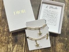 【新品未使用】DIOR ノベルティ チャーム ゴールド 星モチーフ 箱付きのサムネイル