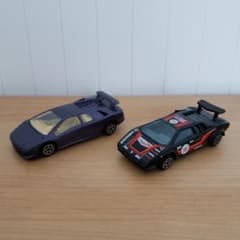ミニカー　ランボルギーニ２台セットのサムネイル