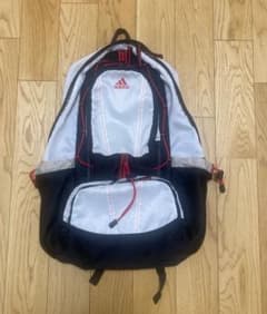 adisas backpackのサムネイル
