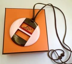 エルメス Hエキップ バッファローホーン ネックレス ブラウン ピンク