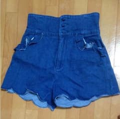 ショートパンツのサムネイル