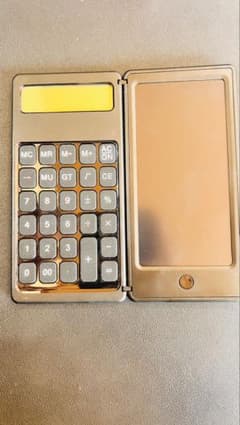 折りたたみ式電卓 メモ機能付きのサムネイル