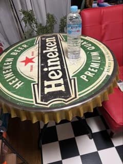 【希少】ハイネケン Heineken ボトルキャップ型 王冠 ラウンドテーブル 希少】ハイネケン Heineken ボトルキャップ型 王冠 ラウンドテーブル