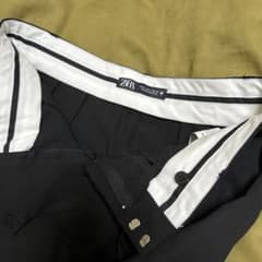 ZARA スラックスパンツのサムネイル