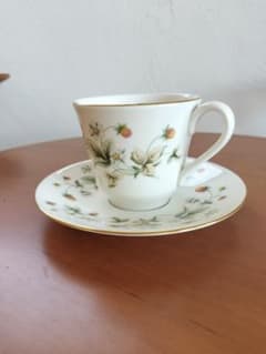 Royal Doulton Strawberry Cream カップ＆ソーサーのサムネイル