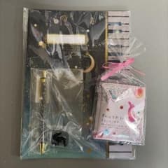 ピアノ文房具セットとももいちご紅茶3Pのギフトのサムネイル