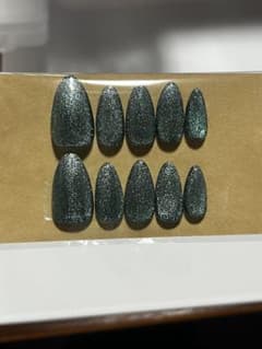 ネールチップ　(ハンドメイド)Green magnet♡のサムネイル