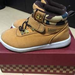 VANSのスニーカーのサムネイル