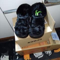 CROCS　モコモコ　厚底　新品　未使用のサムネイル