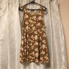 花柄ワンピースのサムネイル