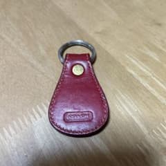 訳あり】海外直営店購入 オールドコーチ レザー キーホルダー 涙型 赤 ボルドーのサムネイル